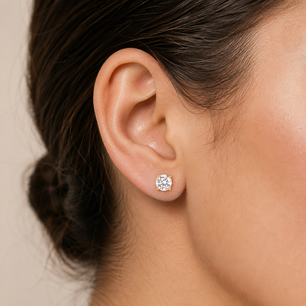 Elira Round Moissanite Stud Earrings